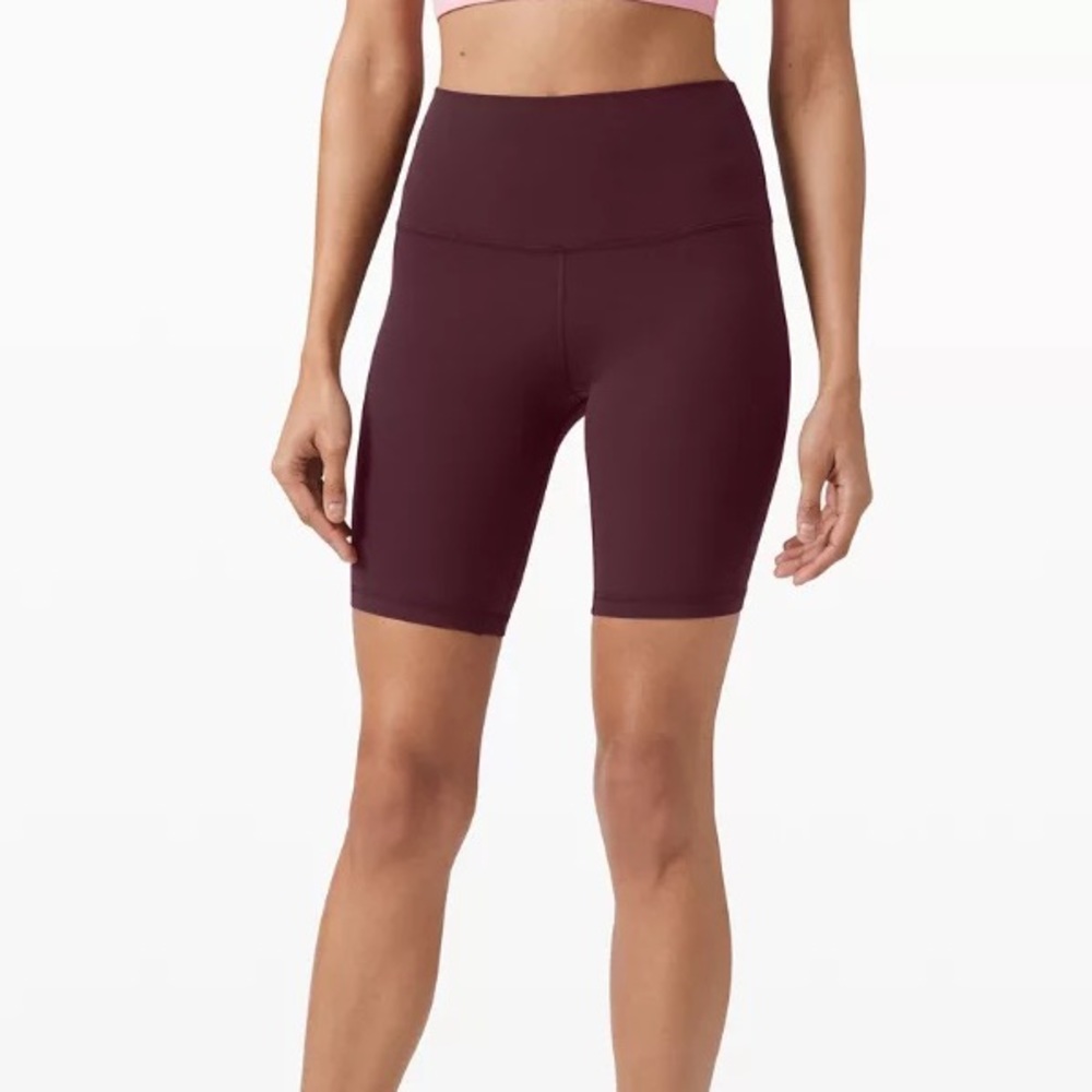 Align Short 8โ - Picture 2 of 5